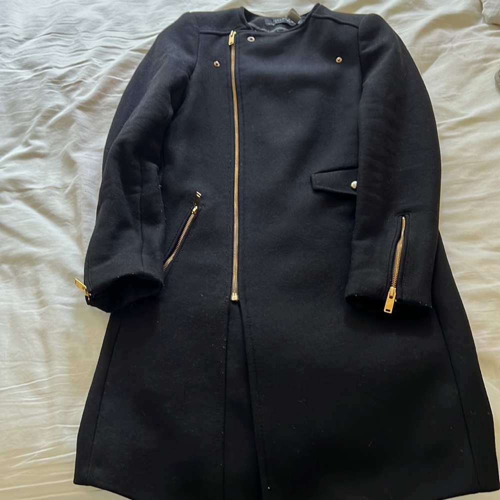 Wool Zara coat with button and zip details